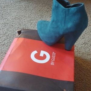 Suede heels by Guess